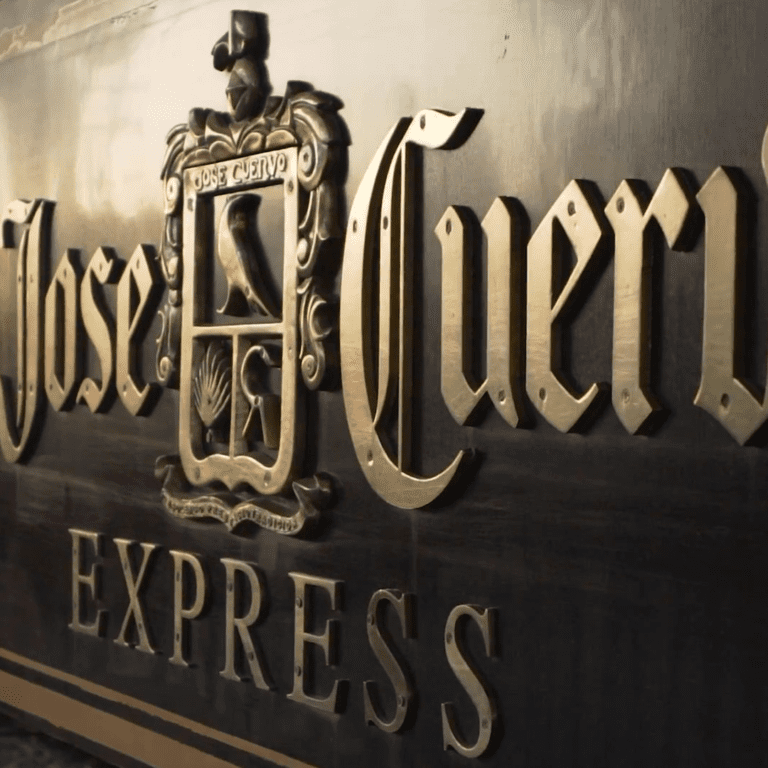 Mundo Cuervo